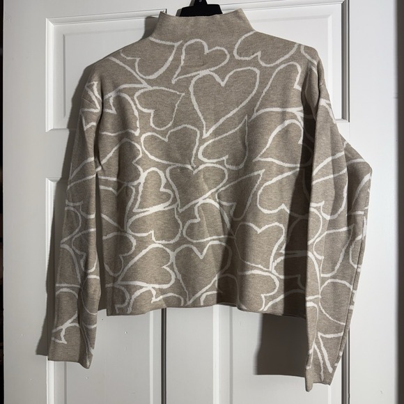 Tahari Sweaters - NWT Tahari Mock Neck Sweater Tan w/Hearts LongSleeve WMS S CozyStretch Valentine
